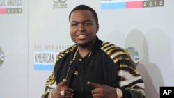 Foto Achiv: Sean Kingston rive nan seremoni remiz pri mizik Ameriken yo nan Los Angeles, 18 Nov. 2012. 