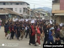 မဏိပူရ-မြန်မာနယ်စပ် လူမျိုးရေးအဓိကရုဏ်းကြောင့် နေအိမ်အများအပြား မီးလောင် (မေ ၃၊ ၂၀၂၃)