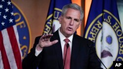 Foto Achiv: Lide Minorite Repibliken La Chanm de Reprezantan Etazini Kevin McCarthy ki reprezante eta Kalifoni, pandan yon konferans pou lapres 3 Dec. 2021. 