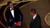 Will Smith Konfwonte Chris Rock, Epi Ranpòte pri Oscar pou Aktè Ane a