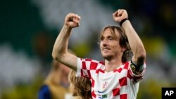 အခုပွဲဟာ Croatia အသင်းက နံပါတ် ၁၀ Luka Modric နောက်ဆုံးကစားတဲ့ ကမ္ဘာ့ဖလားပွဲဖြစ်ကောင်းဖြစ်နိုင်ပါတယ်