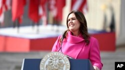 Foto Achiv: Gouvene Arkansas Sarah Huckabee Sanders apre li fin prete seman 10 Janvye 2023. 