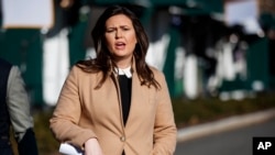 Pòtpawòl Administrasyon Prezidan Trump la, Sarah Huckabee Sanders. AP/Evan Vucci