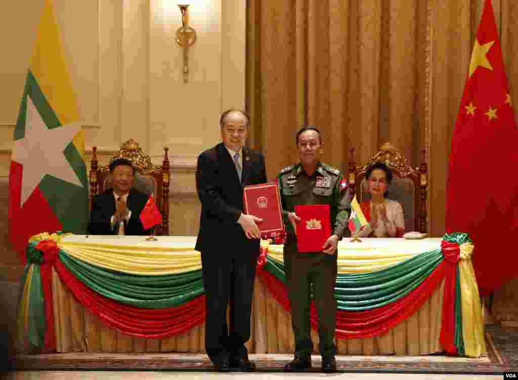 Chinese President Xi Jinping and Myanmar State Counsellor Aung San Suu Kyi witness signing of MoUs on Saturday January 18, 2020