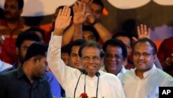 သီရိလင်္ကာသမ္မတ Maithripala Sirisena (ဗဟို)