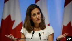 ကနေဒါ နိုင်ငံခြားရေးဝန်ကြီး Chrystia Freeland 