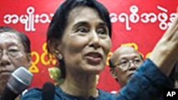 NLD တိုင်းနဲ့ပြည်နယ် အမျိုးသမီးအဖွဲ့နဲ့ ဒေါ်စု တွေ့ဆုံ