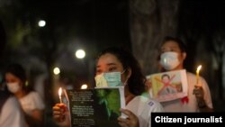 ထိုင်းနိုင်ငံ၊ UNHCR ရုံးရှေ့မှာ ၆ ရက်မြောက်နေ့အဖြစ် စစ်အာဏာသိမ်းမှုကို ဆန့်ကျင်ကန့်ကွက်နေတဲ့မြန်မာရွှေ့ပြောင်းအလုပ်သမားနဲ့ ကျောင်းသားများ။