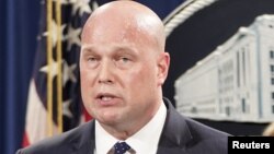 Minis jistis pwovizwa Lèzetazini, Matthew Whitaker.