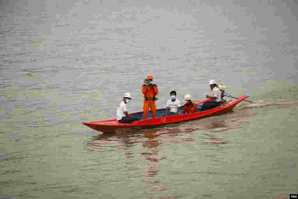 စစ်ကိုင်းမြို့ ကိုဗစ်ကာကွယ်ရေး အရှိန်မြှင့်လုပ်ဆောင်နေပုံ မြင်ကွင်း။ (အောက်တိုဘာ ၁၆၊၂၀၂၀)