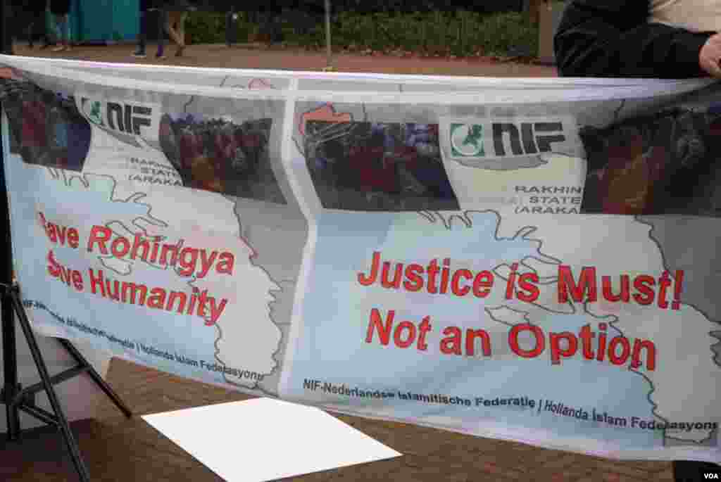  joined protests with Rohingya groups .