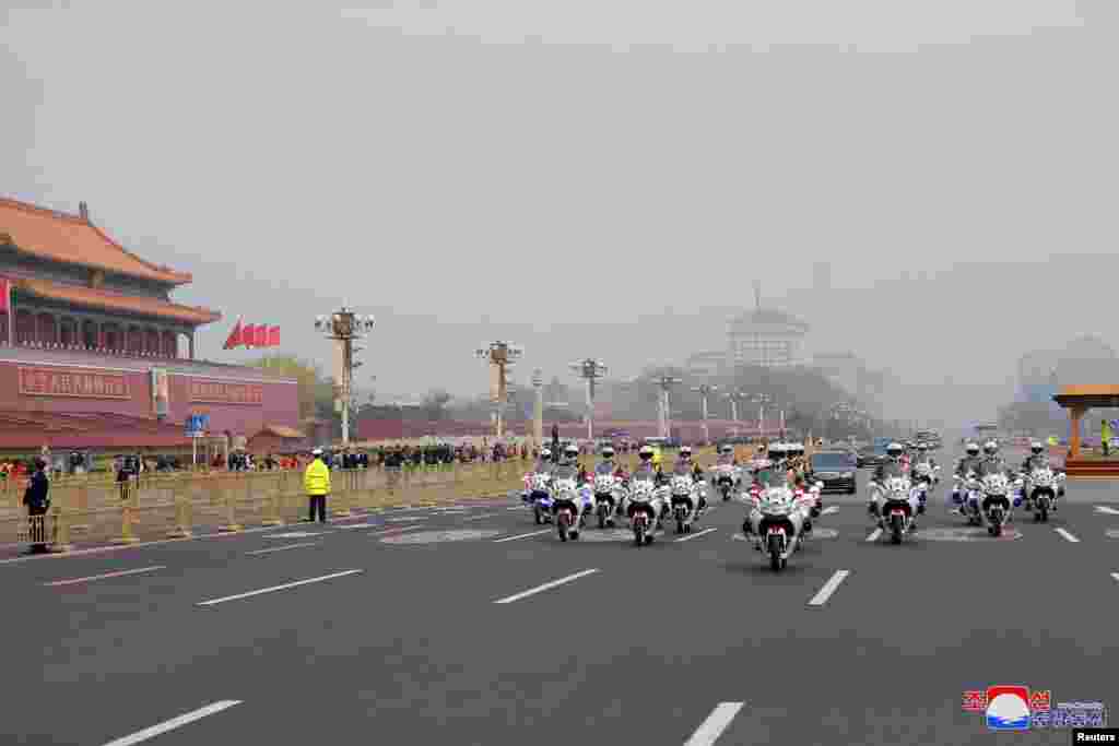 A view of the motorcade in Beijing as North Korean leader Kim Jong Un paid an unofficial visit to China, in this undated photo released by North Korea's Korean Central News Agency (KCNA) in Pyongyang, March 28, 2018.