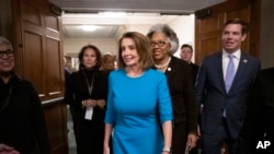 ဒီမိုကရက်အမတ် အောက်လွှတ်တော်ဥက္ကဋ္ဌ Nancy Pelosi 