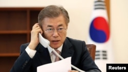 တောင်ကိုရီးယား သမ္မတ Moon Jae-in တရုတ်သမ္မတကို ဖုန်းဆက်