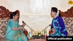 အိန္ဒိယပြည်ပရေးရာဝန်ကြီး HE. Smt. Sushma Swaraj နှင့် ဒေါ်အောင်ဆန်းစုကြည် (myanmar state counsellor office)