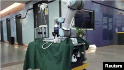 Chinese professor invent robot for coronavirus wards