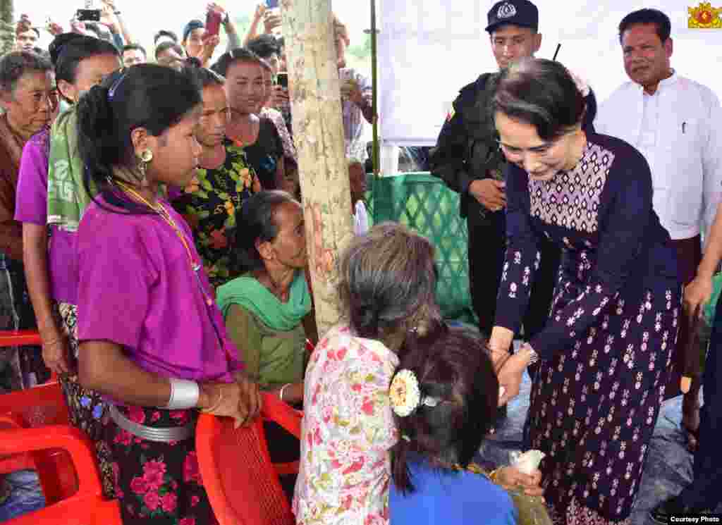 နိုင်ငံတော်အတိုင်ပင်ခံပုဂ္ဂိုလ် ဒေါ်အောင်ဆန်းစုကြည် ရဲ့ ရခိုင်ခရီးစဉ် (Myanmar State Counsellor Office)