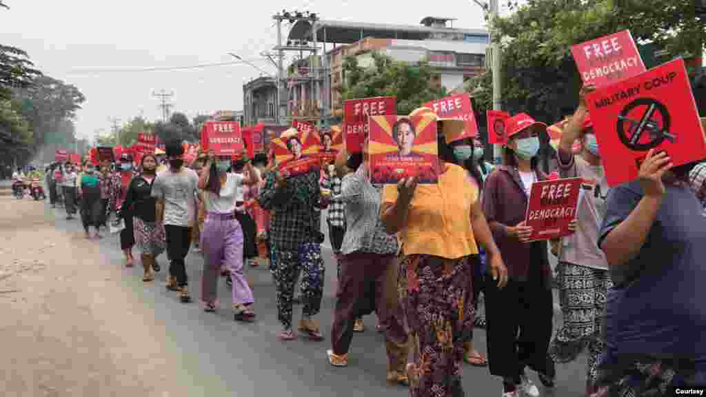 နှစ်ဆန်း ၁ ရက်နေ့ ကလေးမြို့သပိတ်။ (ဧပြီ ၁၇၊ ၂၀၂၁။ ဓာတ်ပုံ - CJ)