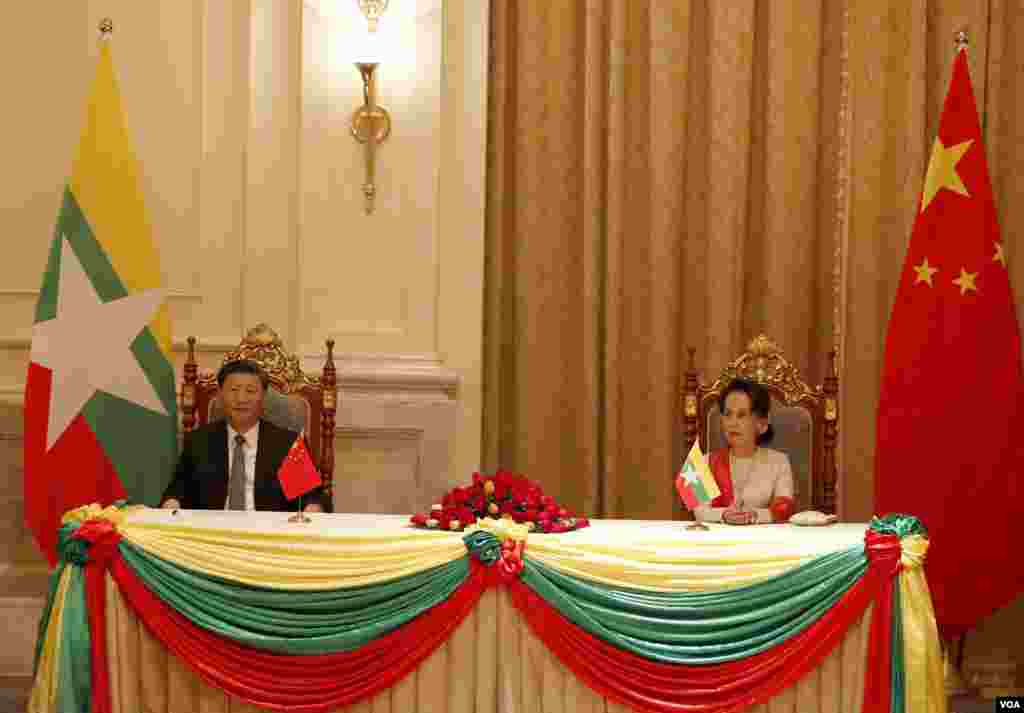 Chinese President Xi Jinping and Myanmar State Counsellor Aung San Suu Kyi witness signing of MoUs on Saturday January 18, 2020