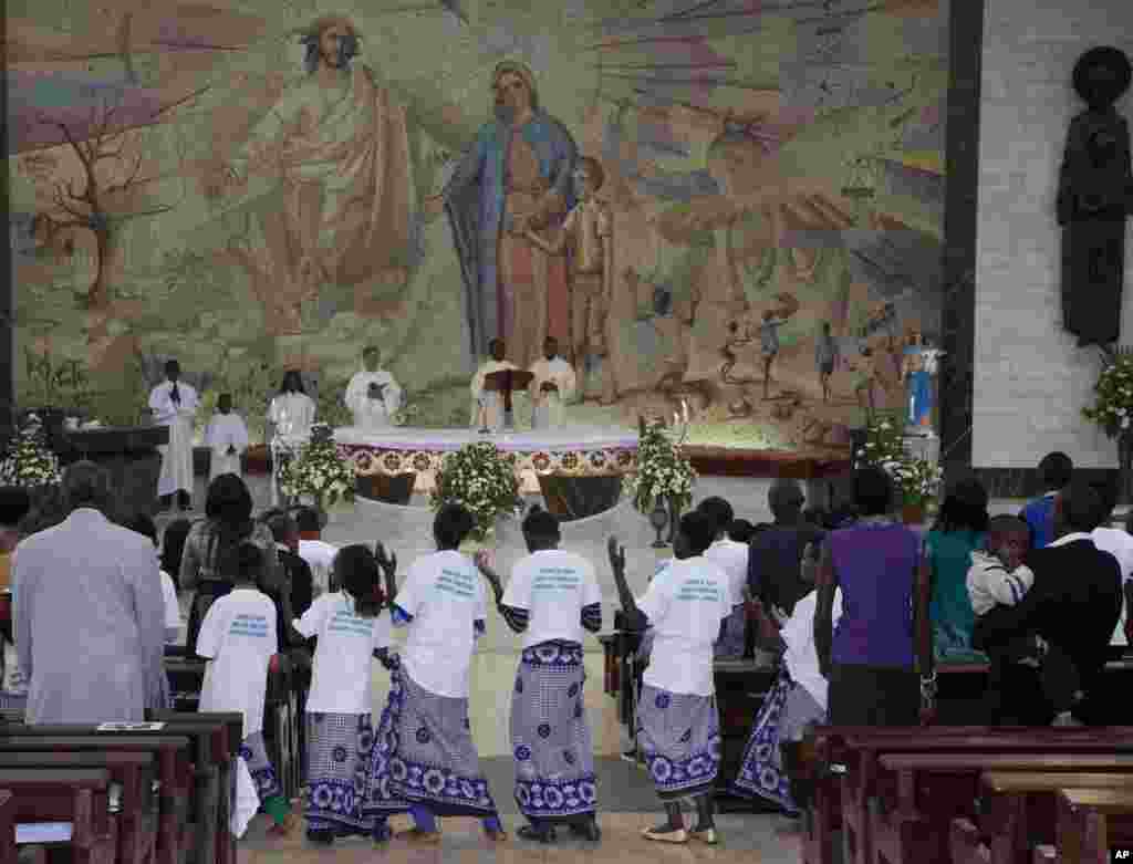 The choir at Shrine of Mary Help of Christian Church sings during the Christmas Mass in Nairobi, Kenya, Dec. 25, 2014.