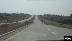 Yangon-Mandalay-Nay Pyi Taw High Way (Photo by Ronney Nyein-VOA)