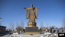 Confucius statue in the seaside resort in Beidaihe, Hebei province.