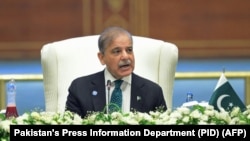 ပါကစ္စတန်ဝန်ကြီးချုပ် Shehbaz Sharif ရှန်ဟိုင်းပူးပေါင်းဆောင်ရွက်မှုအဖွဲ့ နှစ်ပတ်လည်အစည်းအဝေးမှာ မိန့်ခွန်းပြောစဥ်။ (အောက်တိုဘာ ၁၆၊ ၂၀၂၄)