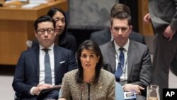 ကုလသမဂ္ဂဆိုင်ရာ အမေရိကန်သံအမတ်ကြီး Nikki Haley ကုလ လုံခြုံရေးကောင်စီအစည်းအဝေးတွင်း စကားပြောစဉ်။ (နိုဝင်ဘာ ၂၉၊ ၂၀၁၇)