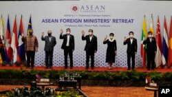 CORRECTION Cambodia ASEAN