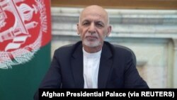 Presiden Afghanistan Ashraf Ghani berpidato di Kabul, Afghanistan, 14 Agustus 2021. (Foto: Istana Kepresidenan Afghanistan via REUTERS)