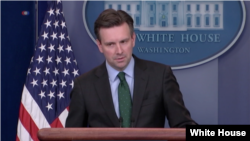 အိမ်ဖြူတော်ပြောခွင့်ရသူ Josh Earnest 