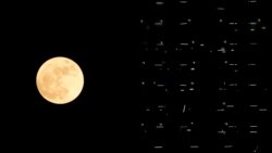 Supermoon ကြီး ထိန်ထိန်သာ