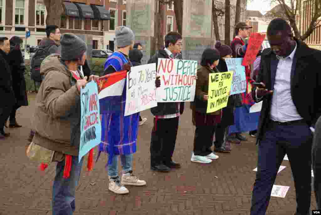 Kachin &amp; Karen organizations joined protests with Rohingya groups . Around 100 people outside in total.