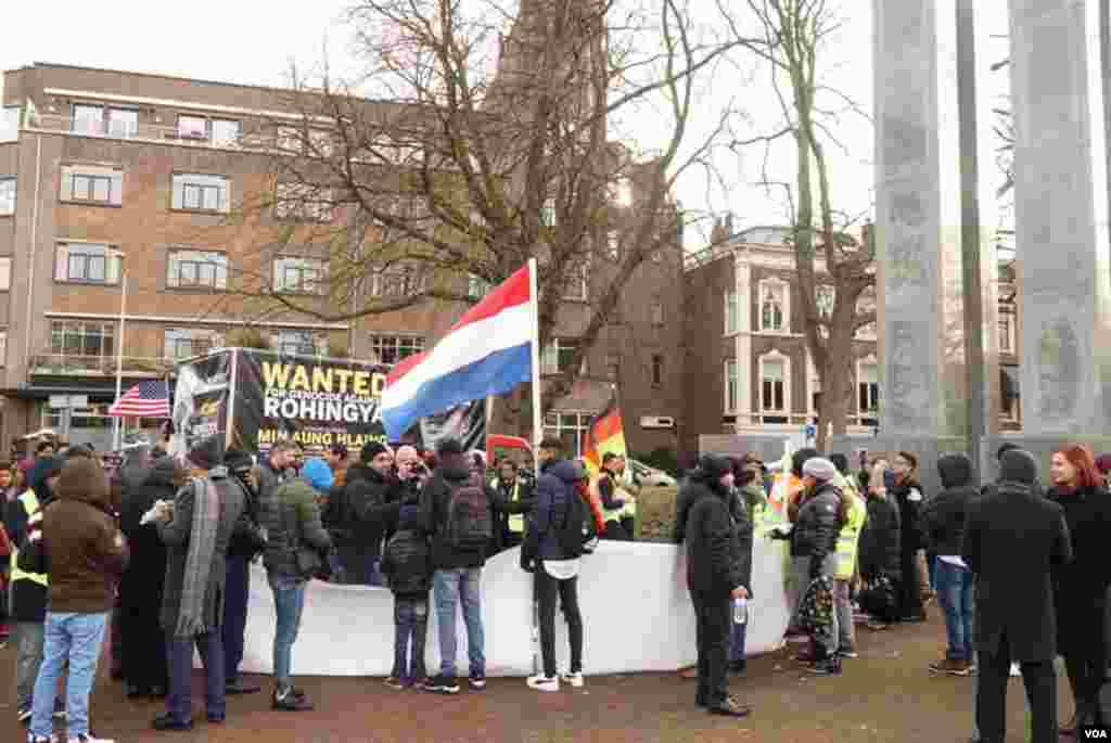  joined protests with Rohingya groups .